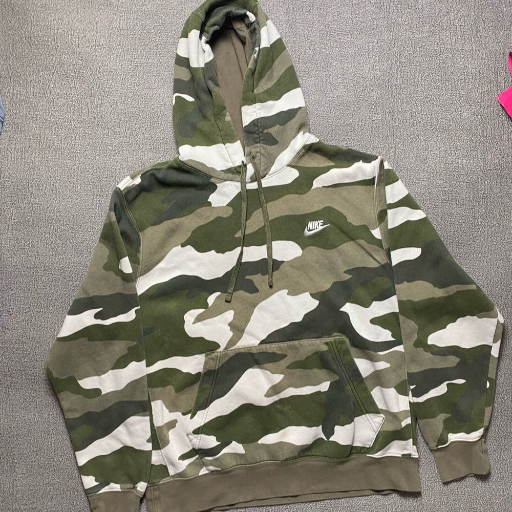 Nike Men’s Large Streetstyle Y2K Camouflage Hoodie- Camo Streetwear Relaxed Fit